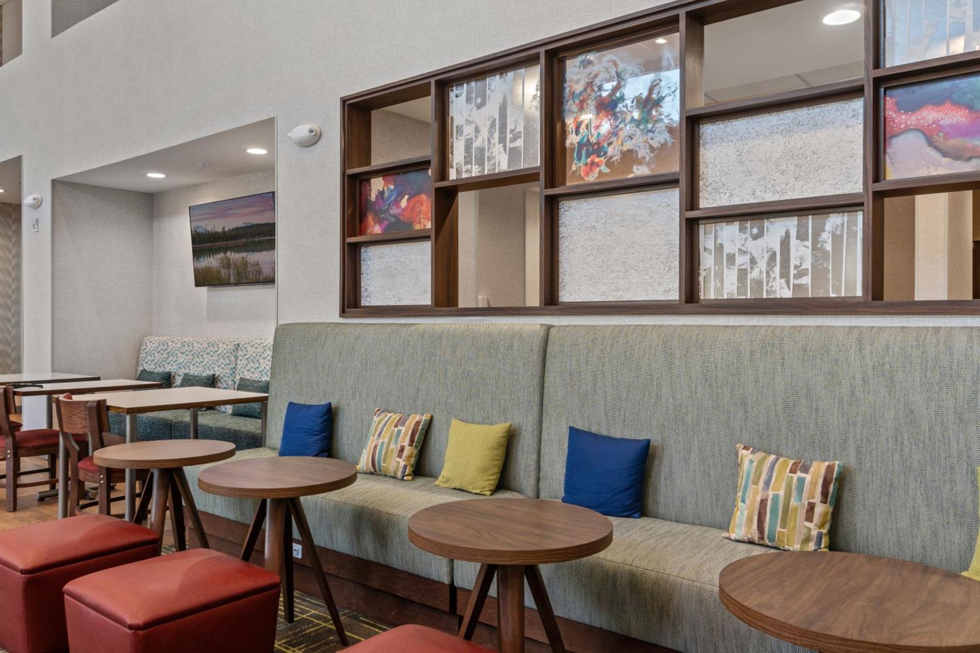 Hampton Inn Redmond Bend Airport Buitenkant foto