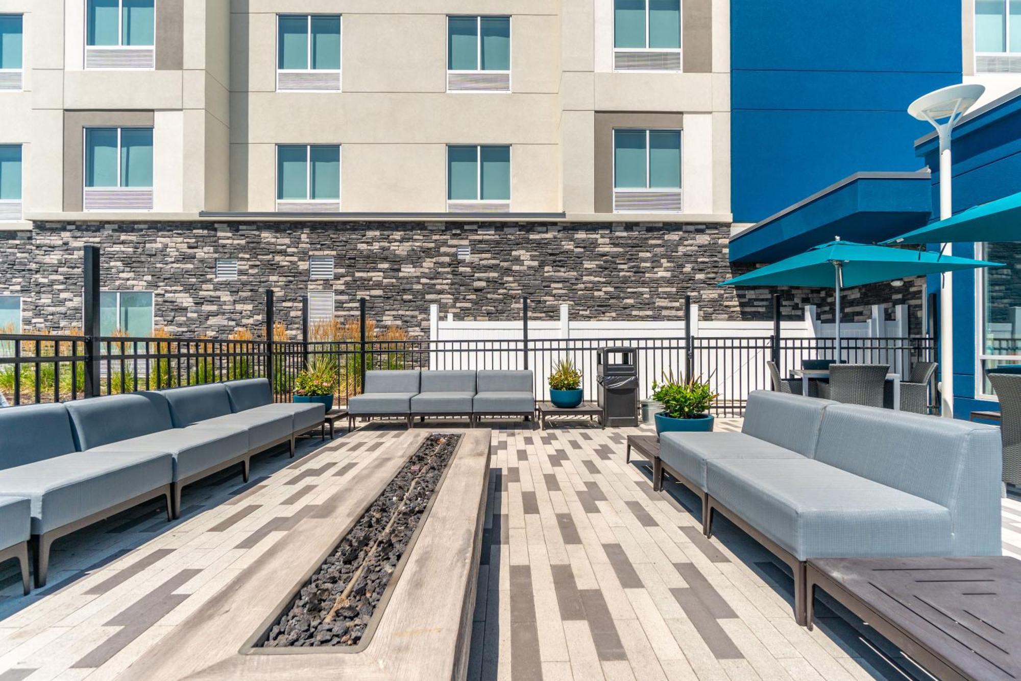 Hampton Inn Redmond Bend Airport Buitenkant foto